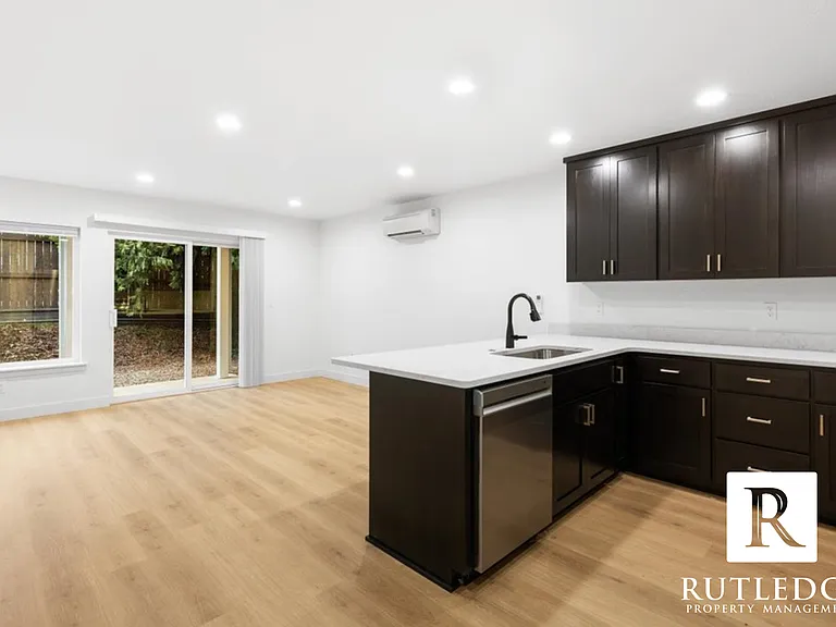 565 G St #1 — Photo 6