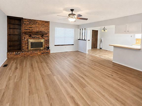 2nd image of 10444 Fairfax Ln