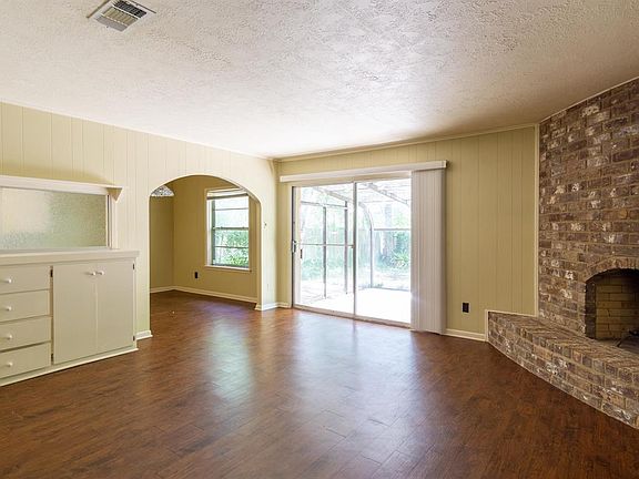 4th image of 1905 Langford St