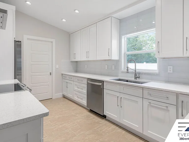 12 Walt Pl — Photo 16