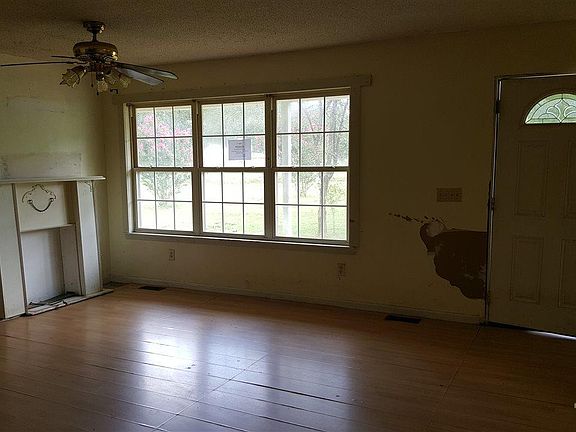 5th image of 4608 Mill Creek Rd