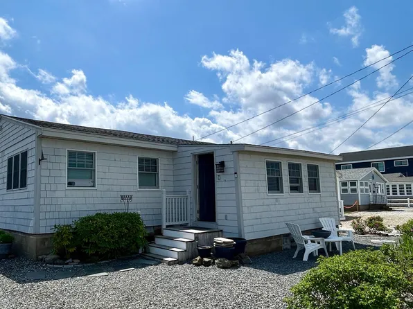 7 Diane Lane, Hampton, NH 03842