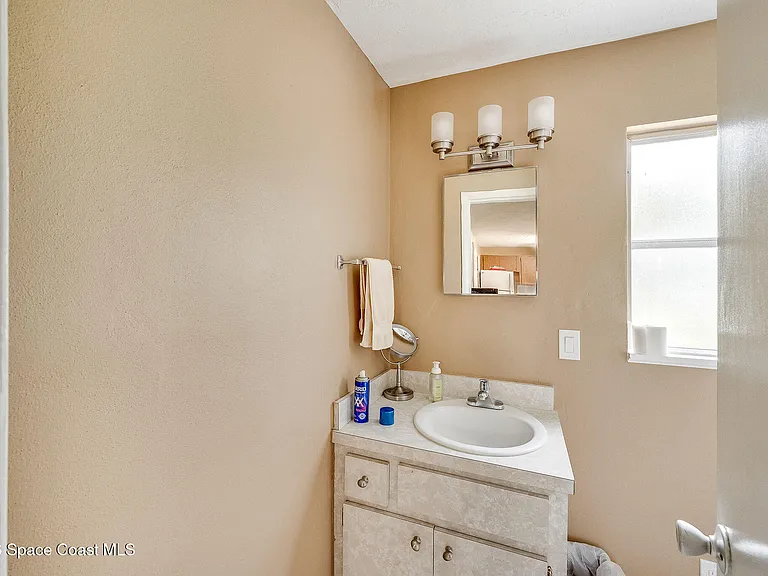 108 Avenue D E — Photo 15