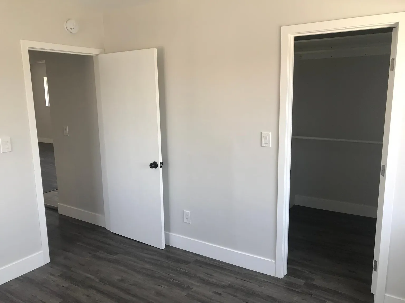 3 bed, 800 sqft, $2,588 — Photo 4