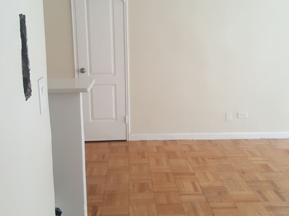 1st image of 185 E 17th St