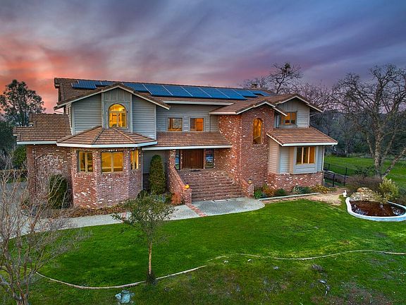 4th image of 498 Lakeridge Ct