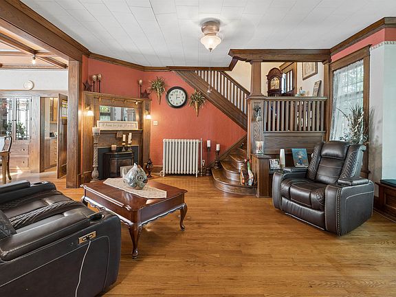 5th image of 226 Forest Ave