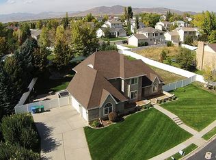 9801 N Meadow Dr, Cedar Hills, UT 84062