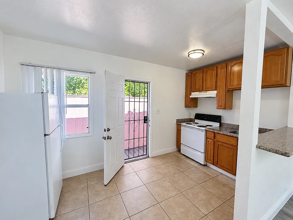 6120 Foothill Blvd