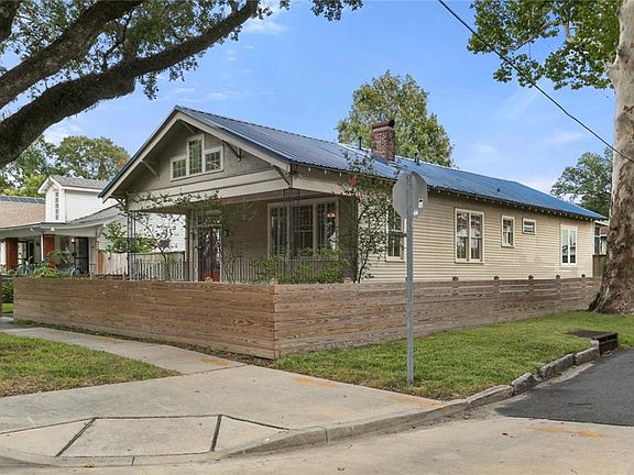 3rd image of 2701 Palmer Ave