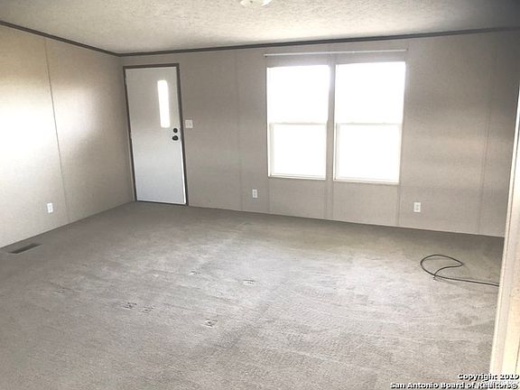 3rd image of 1066 County Road 361