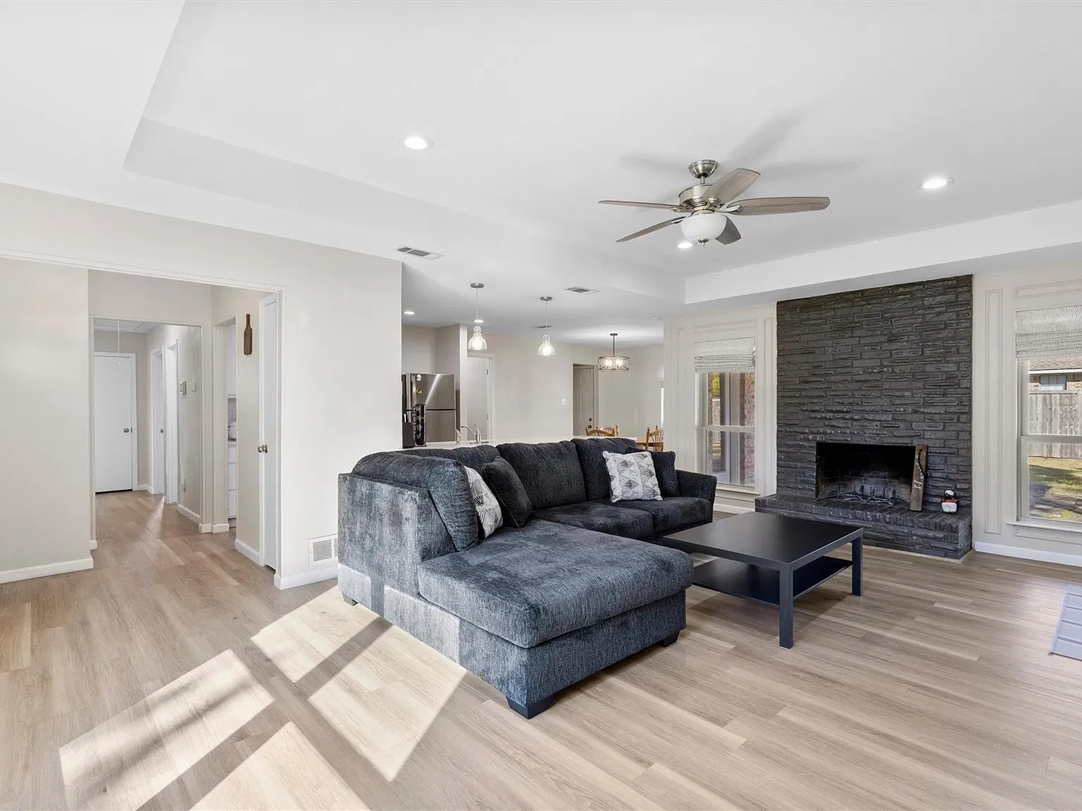3 bed, 1474 sqft, $2,800 — Photo 2
