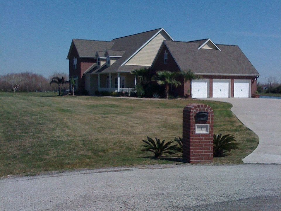 Peninsula lot with 420+ feet of waterfront