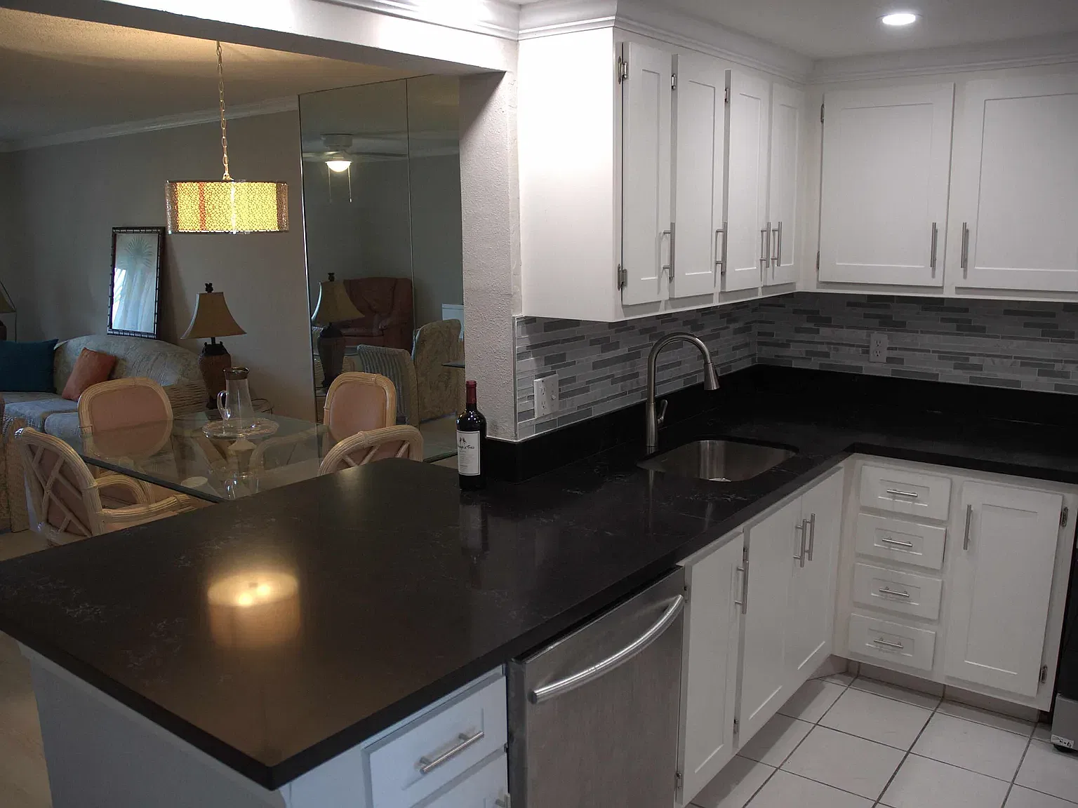 2 bed, 982 sqft, $1,500 — Photo 1