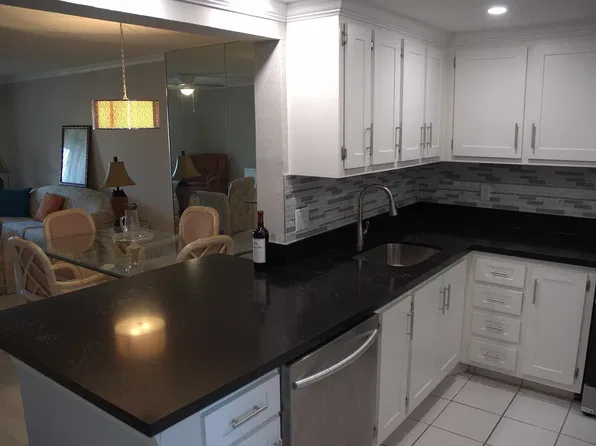 300 NE 26th Ave #4, Boynton Beach, FL 33435