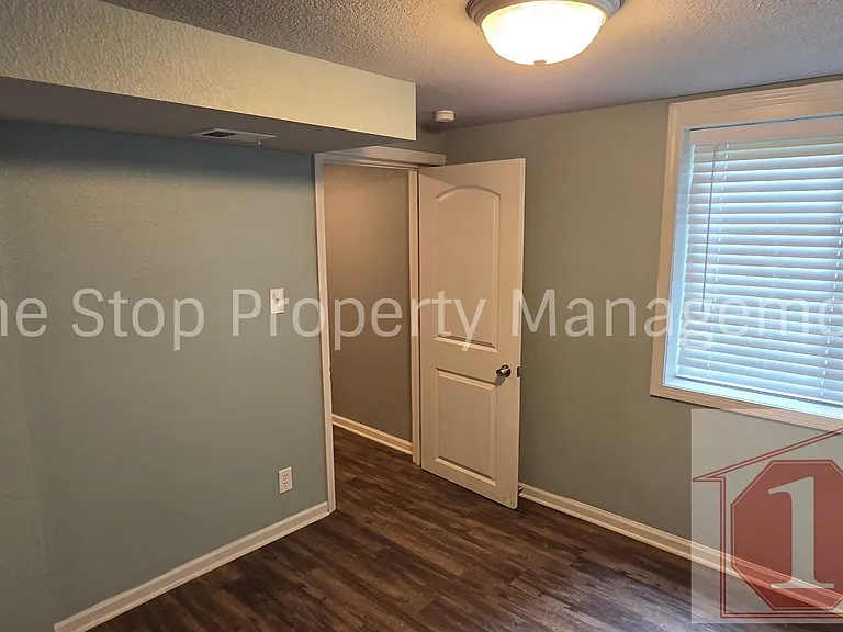 608 NE Florence Ave #A — Photo 15