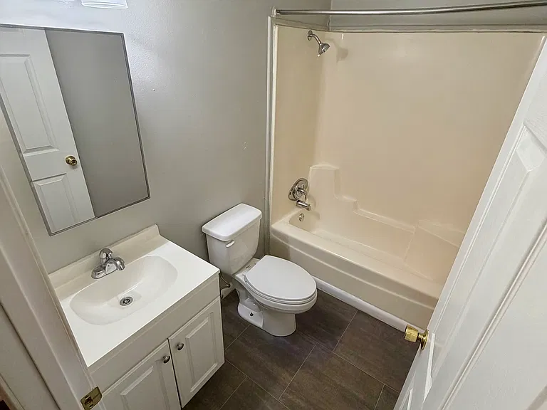 546 Smithfield Ave — Photo 5
