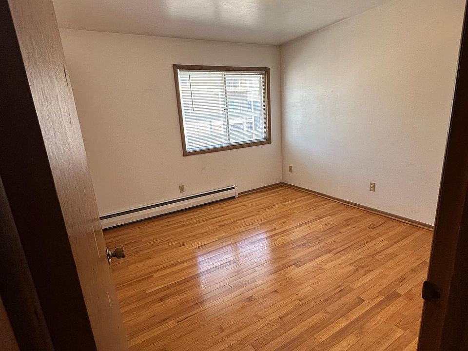 1st image of 47 Valley Ave