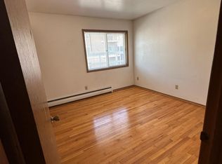 47 Valley Ave, Iowa City, IA 52246