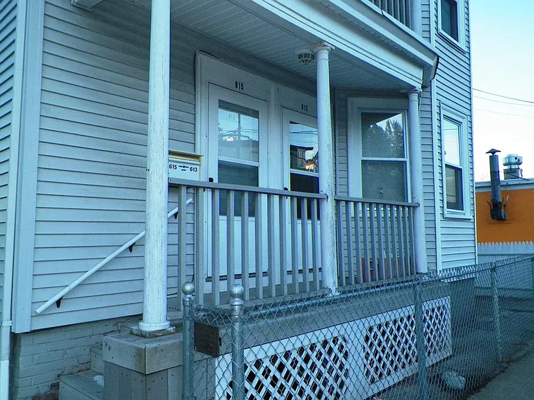 613 Douglas Ave #1 — Photo 2