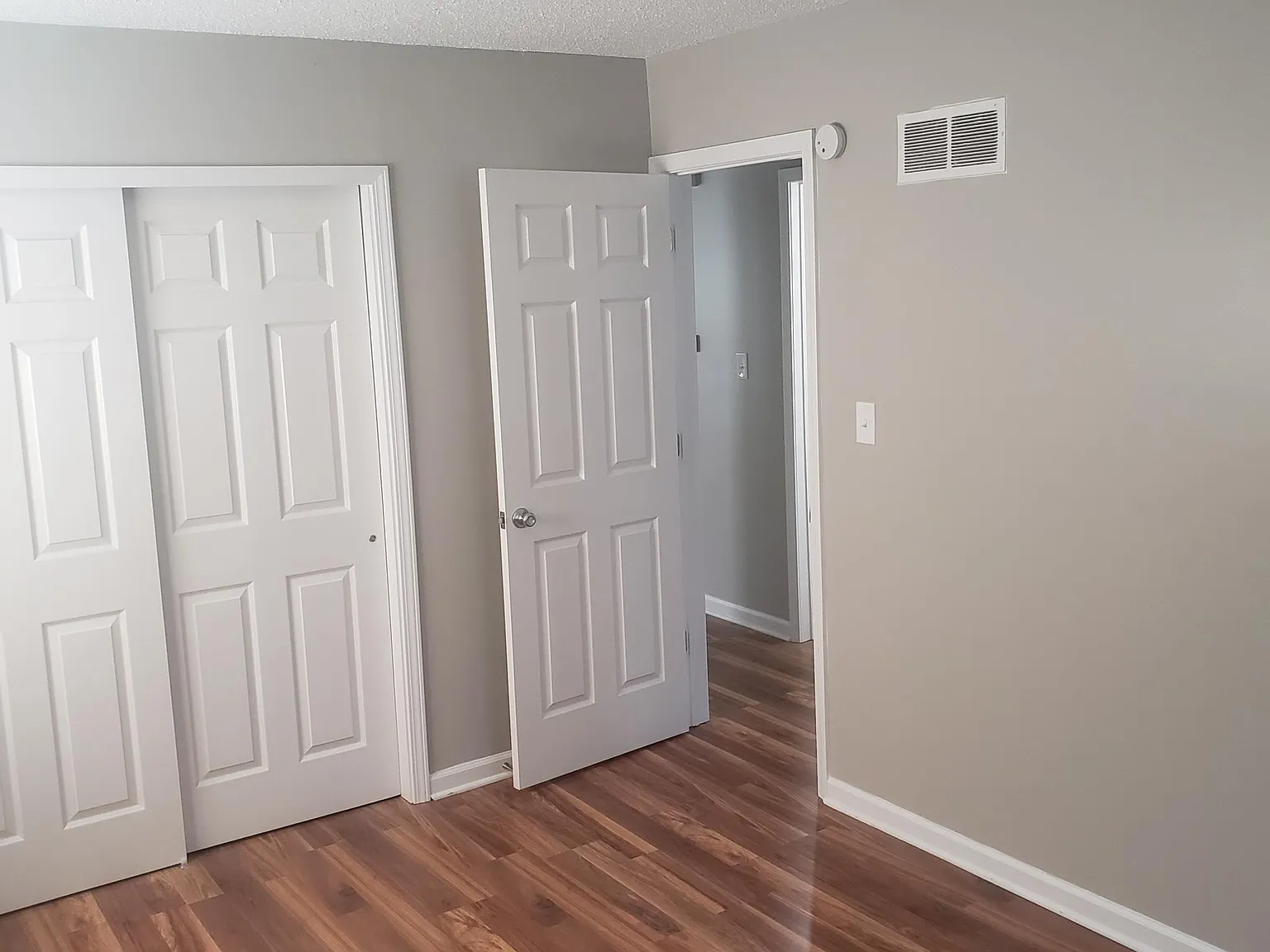 3 bed, 1100 sqft, $1,600 — Photo 1