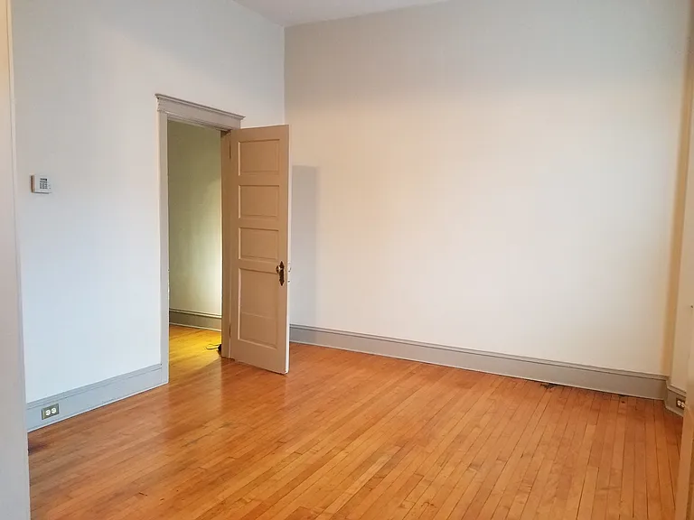 Welcome to Lancaster's First Ever Multi-Unit Apartment Building - Historic Hamilton Suites! — Photo 15