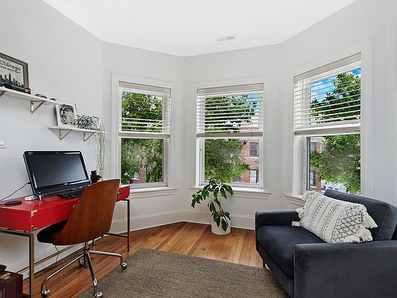 4th image of 657 W Cornelia Ave #3