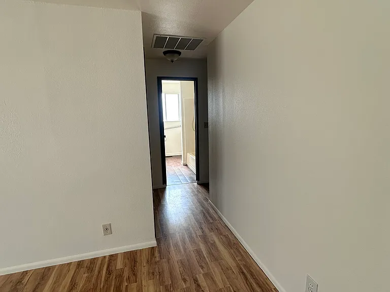1833 Fern Ave — Photo 7