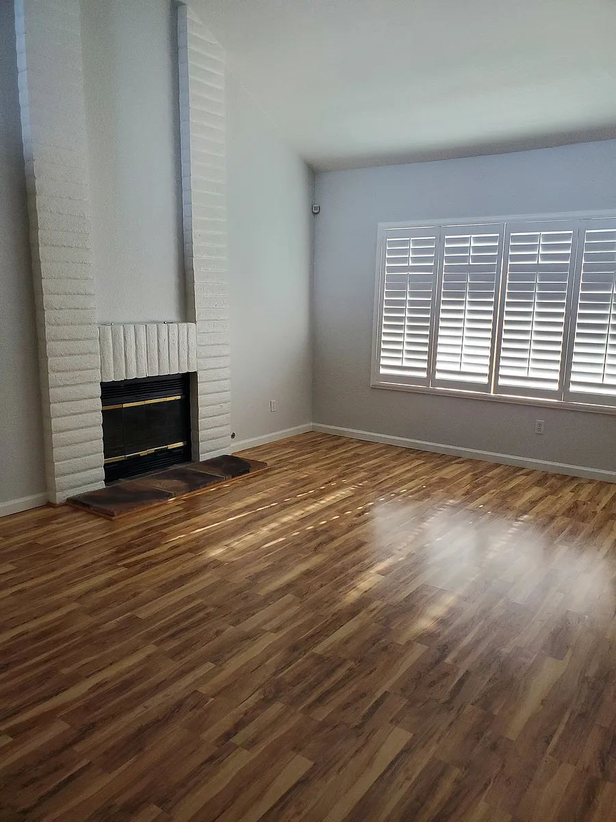 Living Room - 454 Woodhaven Dr