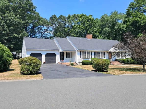 5 College Pond Dr, Danvers, MA 01923