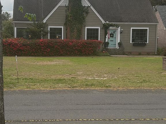3rd image of 2001 Pargoud Blvd