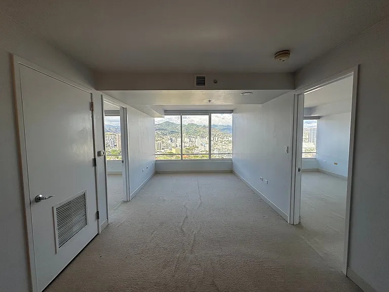 1009 Kapiolani Blvd #3402 — Photo 2