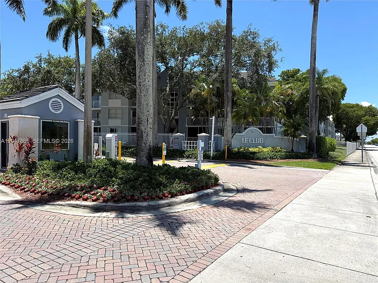 8500 SW 212th St #106 — Photo 2