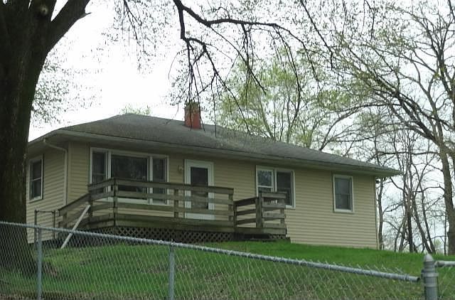 2nd image of 302 W Cedar St