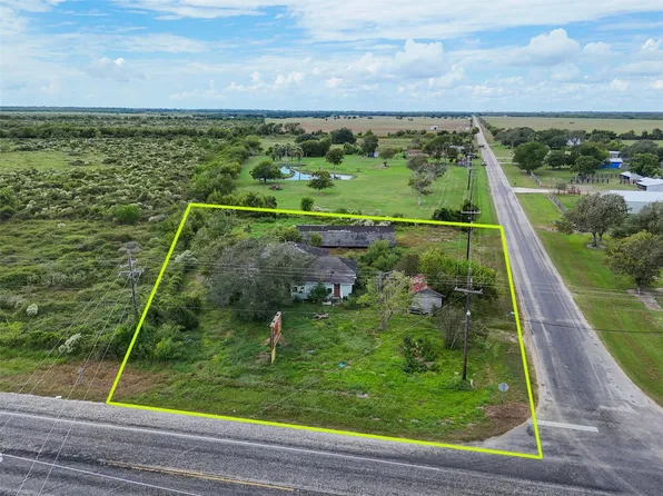 25 County Road 242, Matagorda, TX 77457