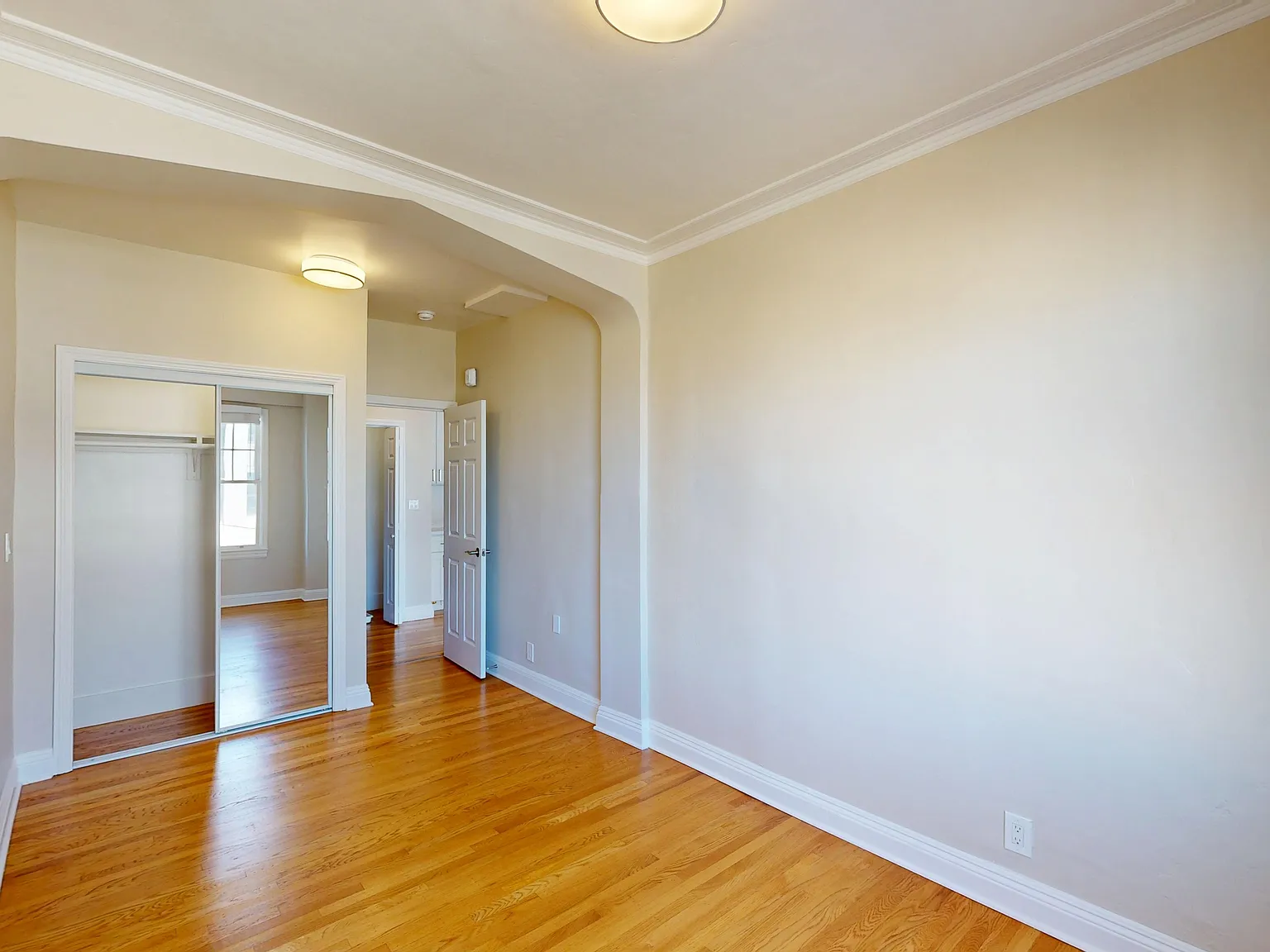 78 Buchanan Street — Photo 2