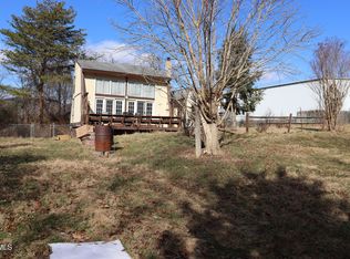 154 Old Stone Dr, Clintwood, VA 24228