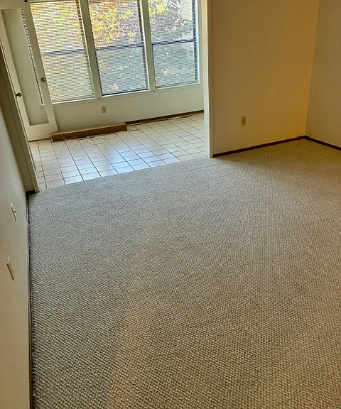 1422 S Villa Way — Photo 3
