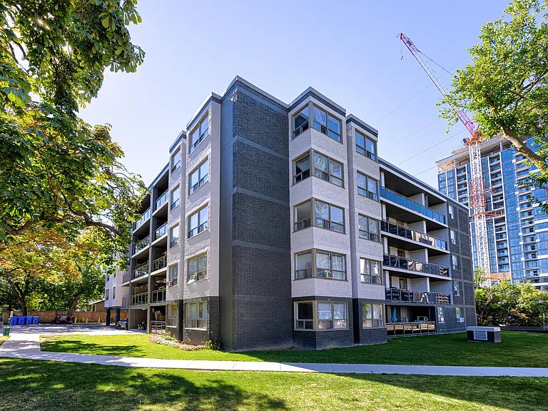 490 Nelson Ave #204 — Photo 9