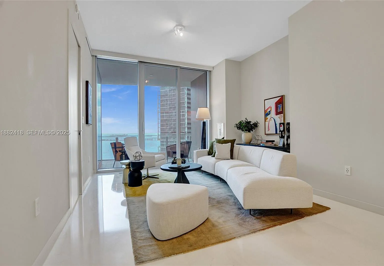 2 bed, 1552 sqft, $13,500 — Photo 4