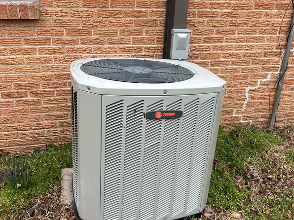 704 E 9th St, Kemp, TX 75143