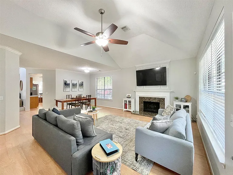 7 Windledge Pl — Photo 21