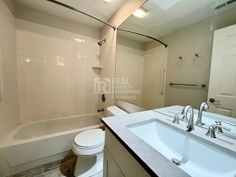 45 Jackson St #C — Photo 15