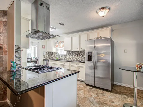 1920 Lazy Creek Ln, Pearland, TX 77581