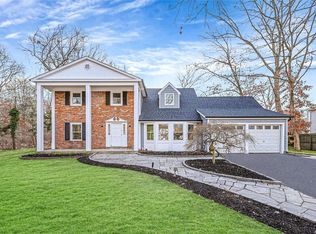6 Hagen Ct, Coram, NY 11727