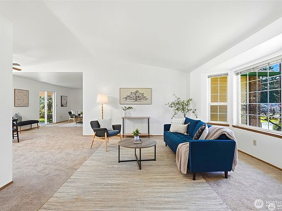 4th image of 17627 40th Avenue NW