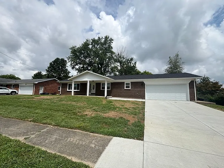 395 W Crocus Dr — Photo 1