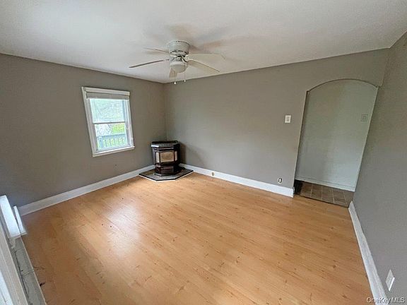 5th image of 303 Buttermilk Falls Road