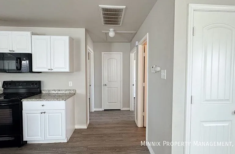 4319 E 61st St — Photo 11