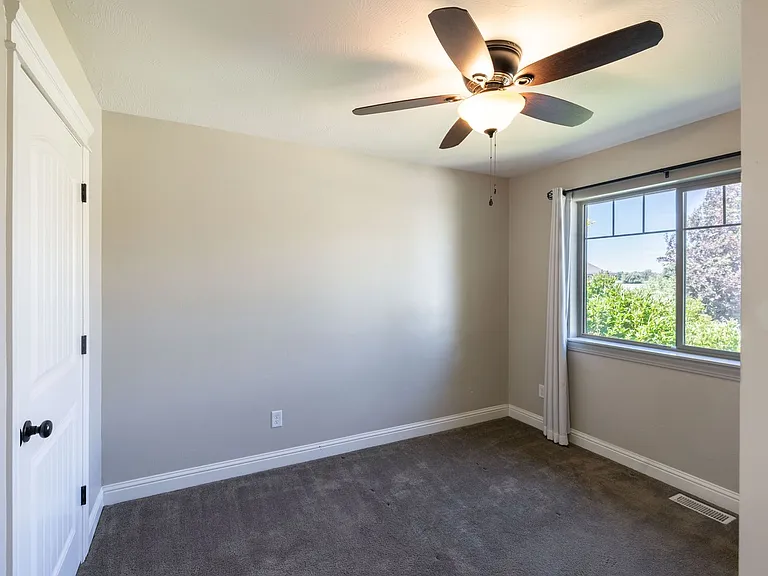 303 S Park Ave — Photo 18
